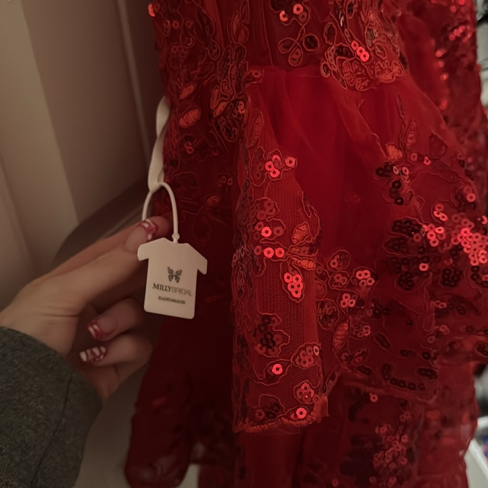 red dress - Picture 2 of 3
